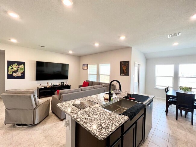 Building Photo - 544 Taggart Trail