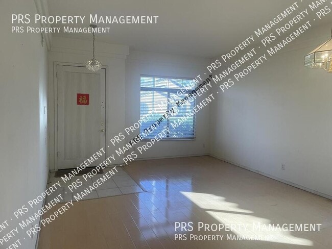 Building Photo - 2165 W Olive Way