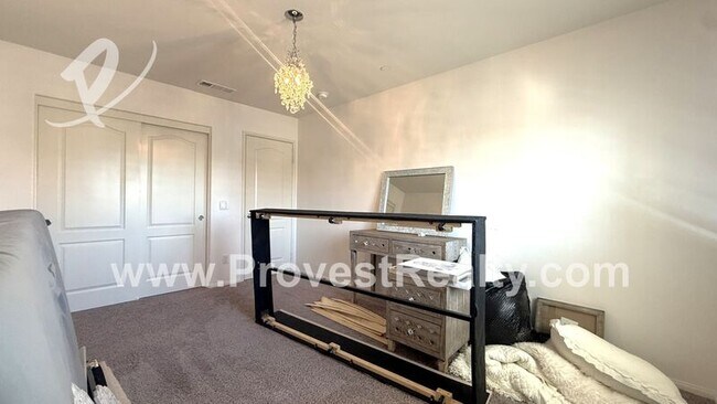 Building Photo - 11760 Sierra Rd