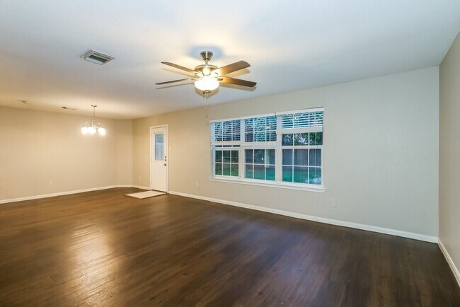 Building Photo - 11118 Opatrny Meadows Ln