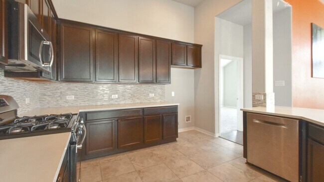 Building Photo - 613 Palmilla St