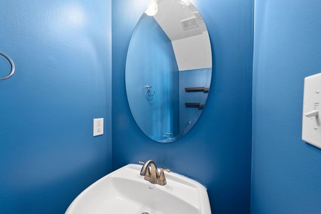 Building Photo - 8916 Camden Park Dr