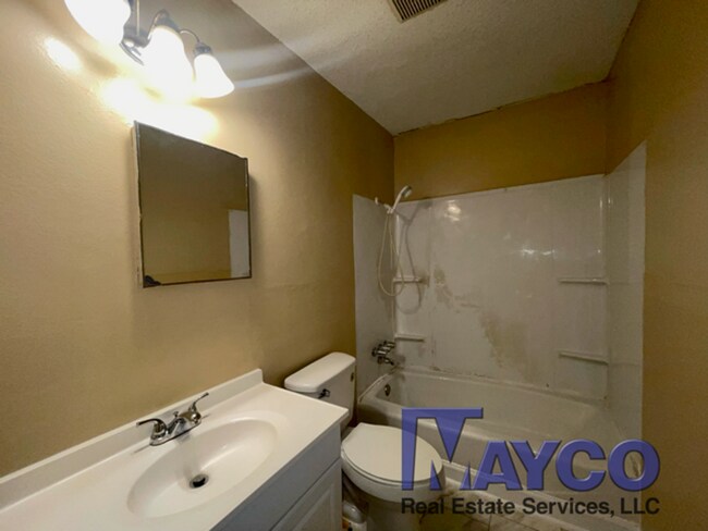 Building Photo - 1516 Highland Ave