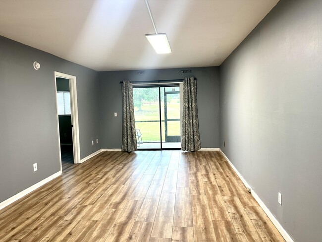 Building Photo - 101 Windsong Cir