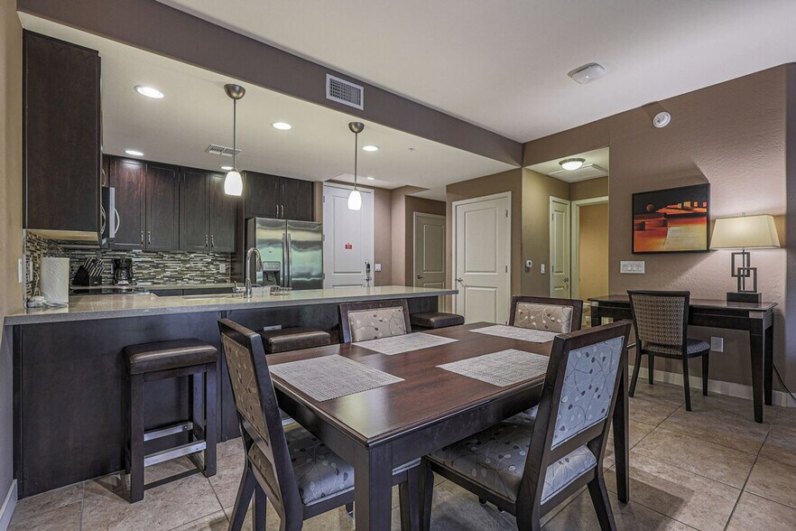 Building Photo - 5450 E Deer Valley Dr