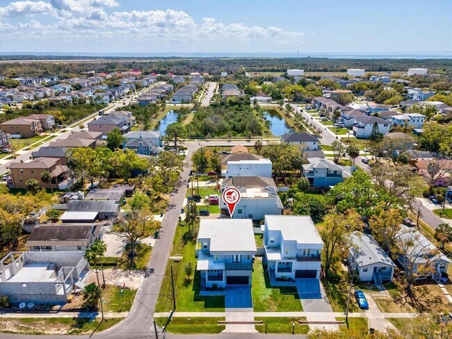 Building Photo - 5002 W Idaho St