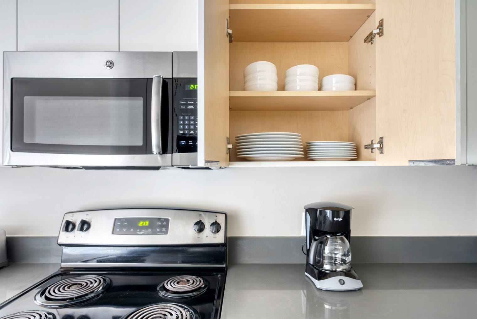 Building Photo - 644 Edgewater Blvd