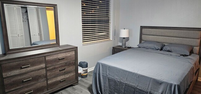 Building Photo - Riverfront Community Resort Style 2/2 Condo