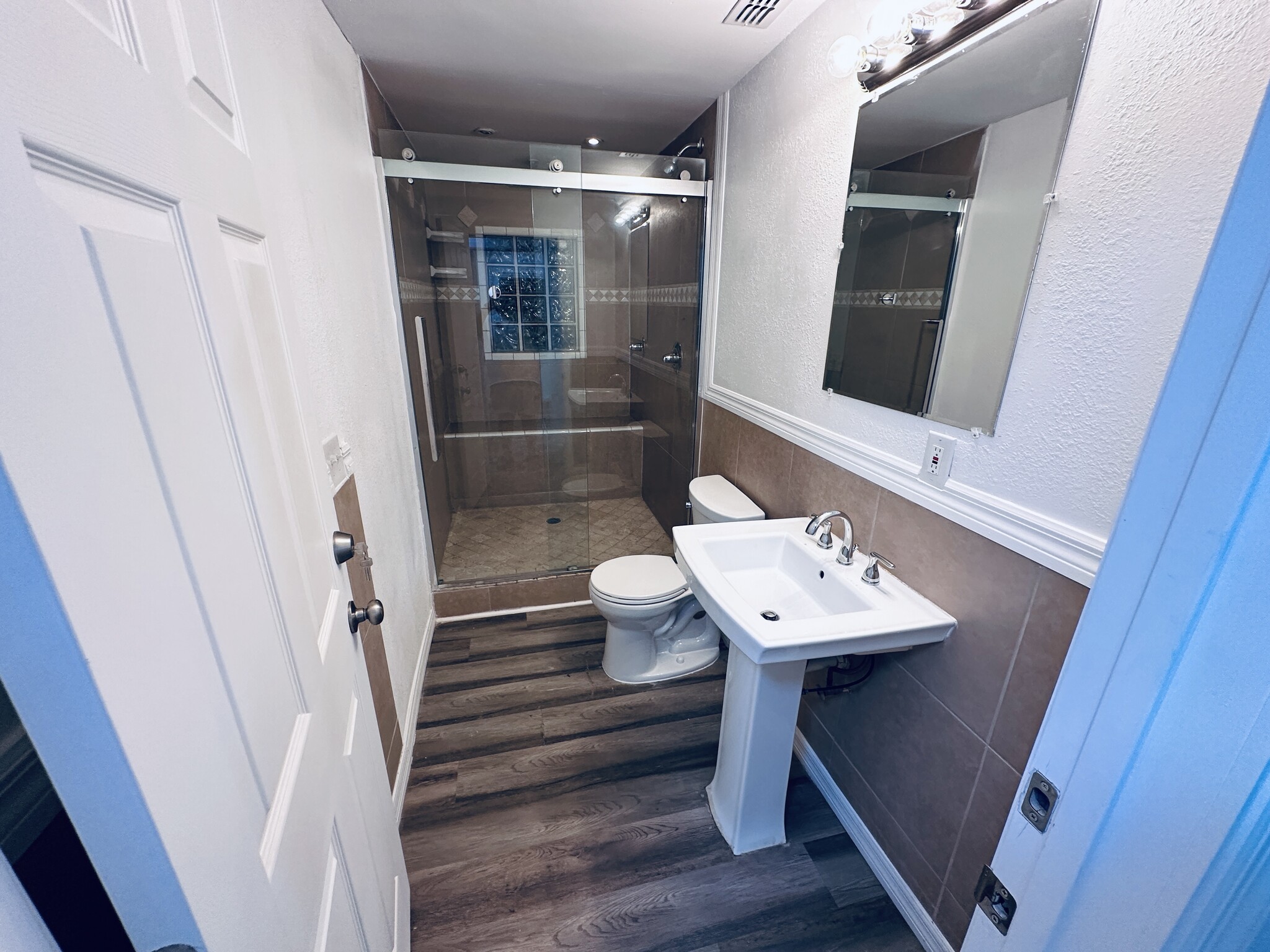 Building Photo - 2115 Continental Blvd