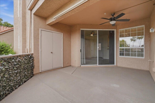 Building Photo - 1633 E Lakeside Dr