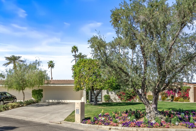 Building Photo - 44841 Desert Horizons Dr