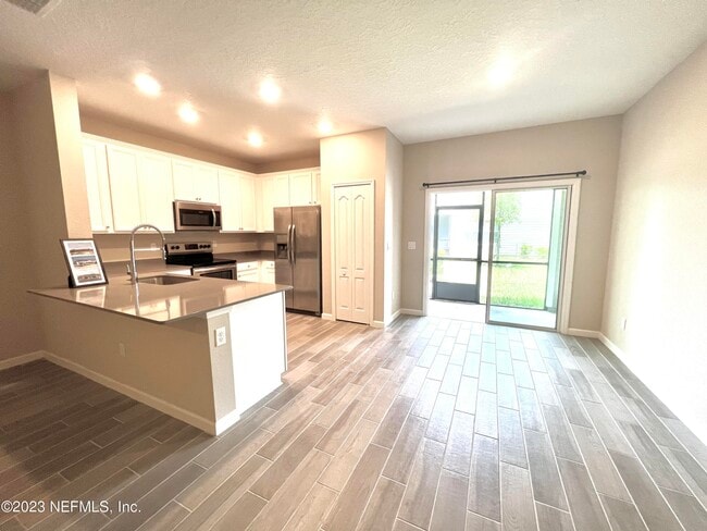 Building Photo - 1107 Beach Dune Dr