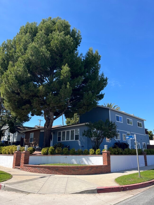 Building Photo - 7301 W 88th St