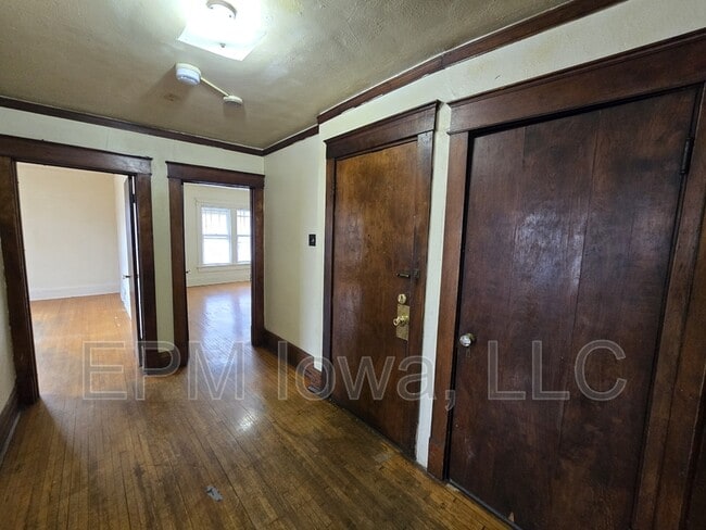 Building Photo - 118 1/2 Harrison Street