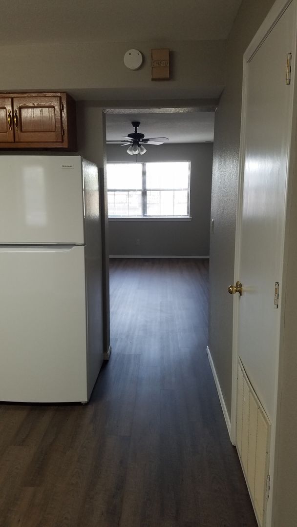 Building Photo - OK 1103-6