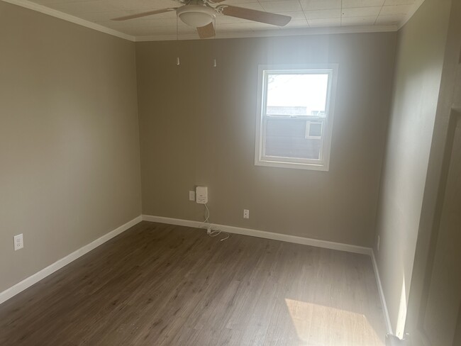 Building Photo - 1207 Chalet Ave