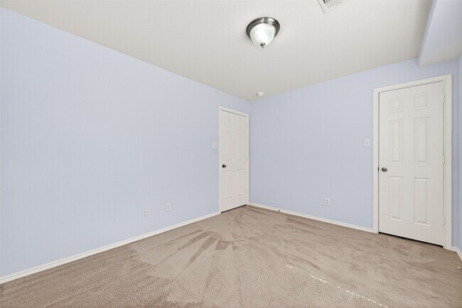 Building Photo - 17611 Haywood Oaks Dr