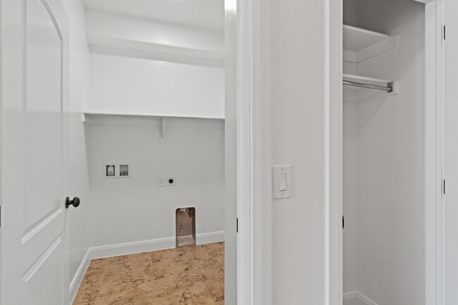 Building Photo - 3 bedroom, 2.5 bathroom St. George Home