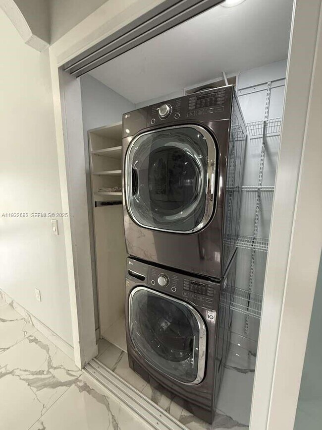 Building Photo - 8701 NW 109th Terrace