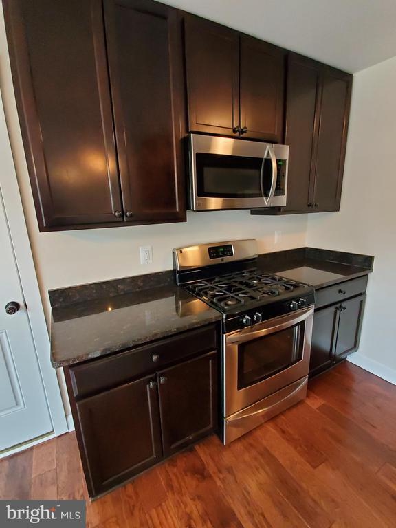 Building Photo - 10510 Woodland Dr