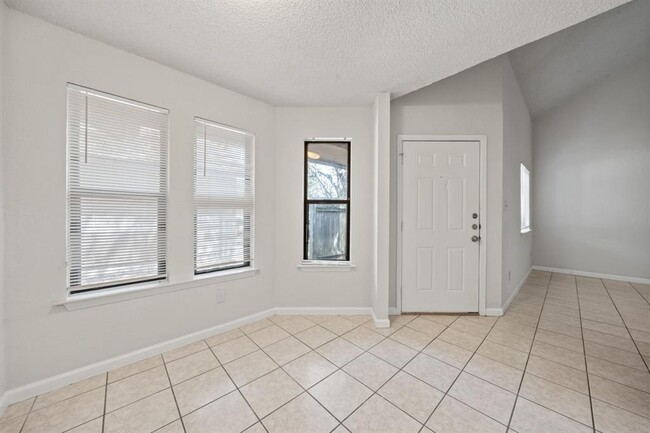 Building Photo - 1005 Milford Way