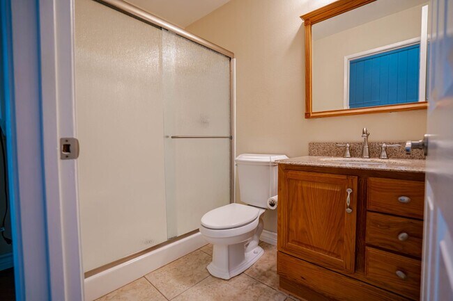 Building Photo - Valencia 4 Bedroom Home for Rent.
