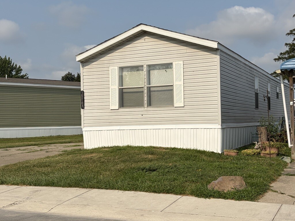 Building Photo - 38003 Chilver Ave