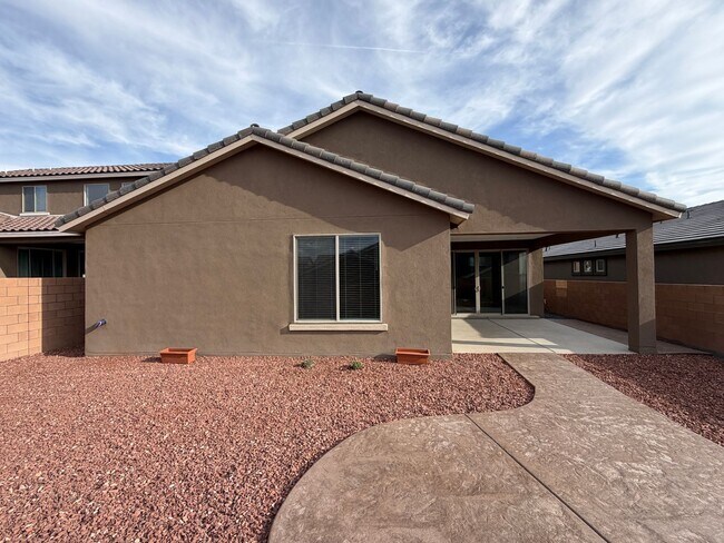 Building Photo - 938 Lazuli Rd SE