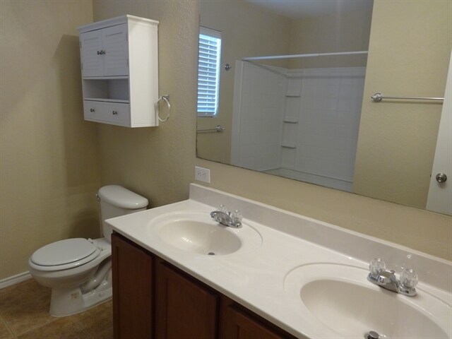 Building Photo - 9314 Silver Vis