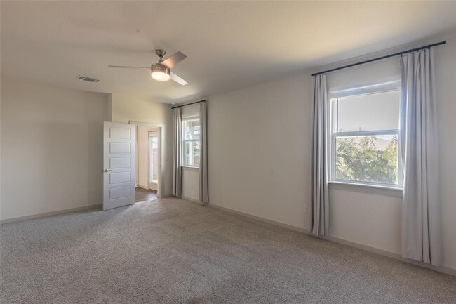 Building Photo - 2913 Louris Ln