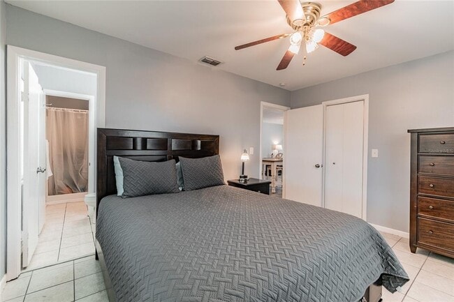 Building Photo - 3611 Anderson Ave