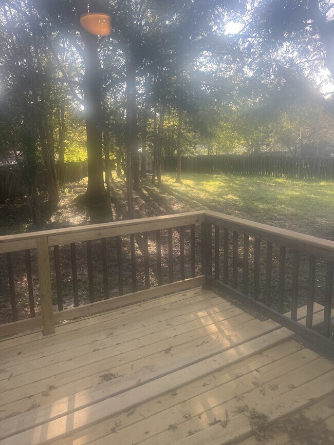 Building Photo - **MOVE-IN SPECIAL** $500 Off of 1st Month's Rent  Charming 3-Bed, 2-Bath Home in Prime Spotsylvan...