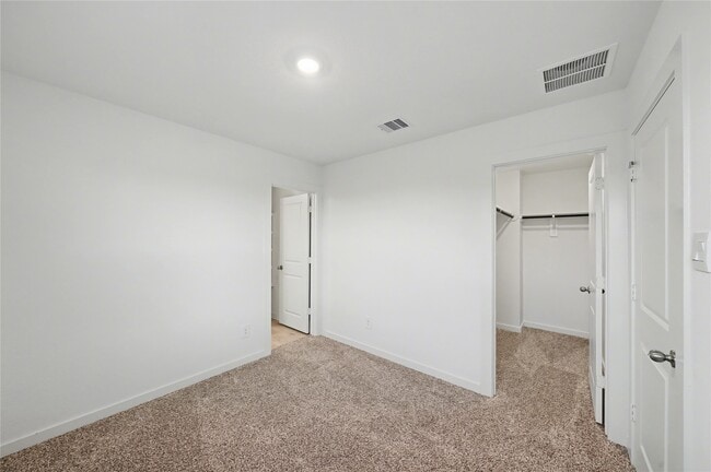 Building Photo - 4307 Camden Lakes St