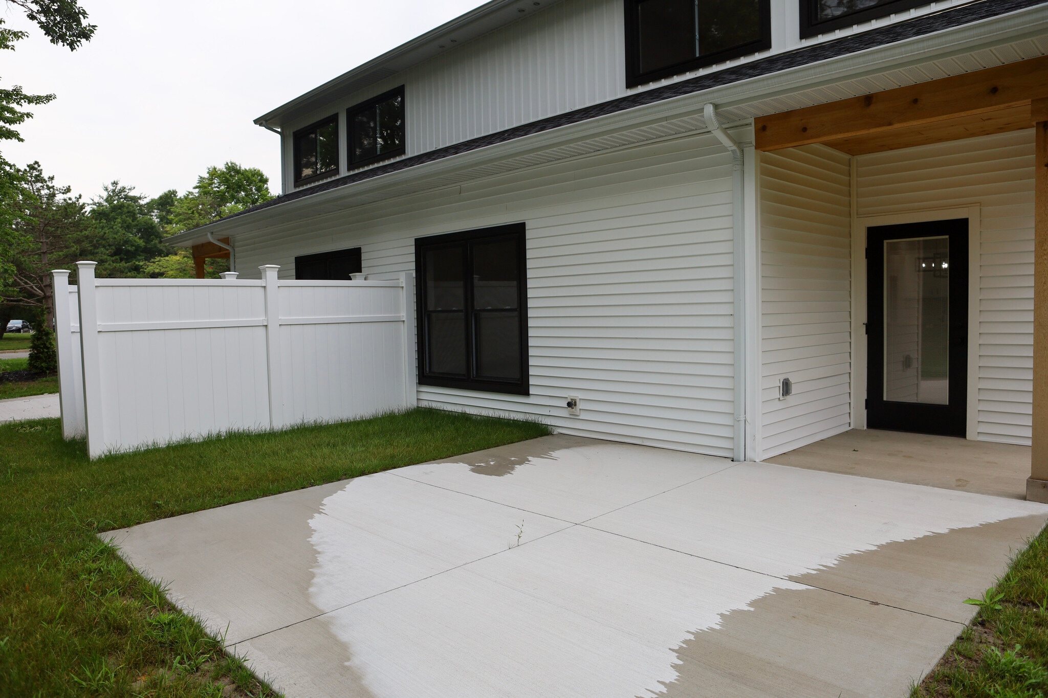 Back Patio - 5010 Danbury Pl