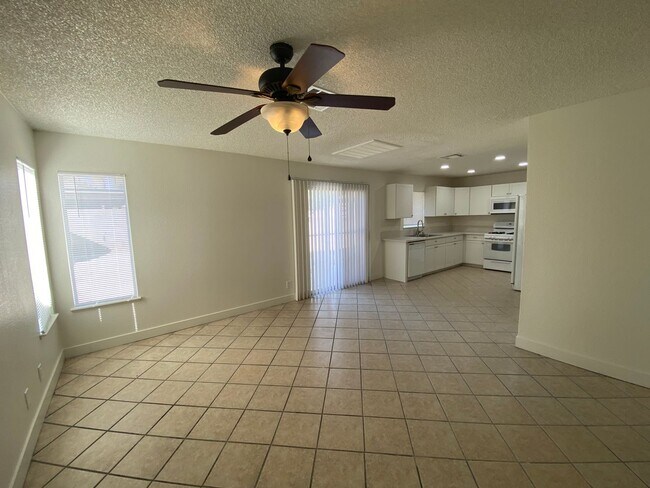 Building Photo - 4-BEDROOM HOUSE. REMODELED KITCHEN-NO HOA!
