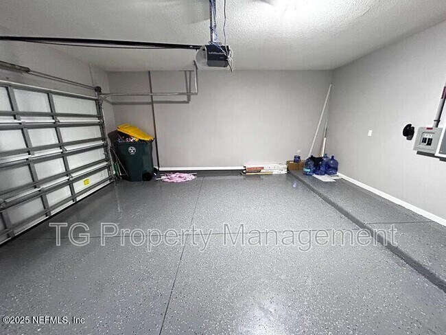 Building Photo - 11646 Pacific Dogwood Ct