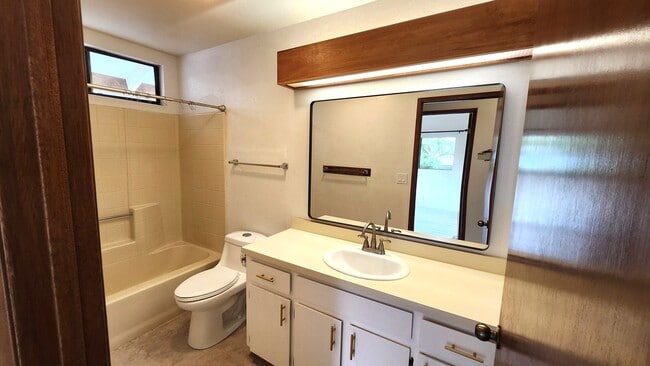 Building Photo - White, June K. (Waikoloa)