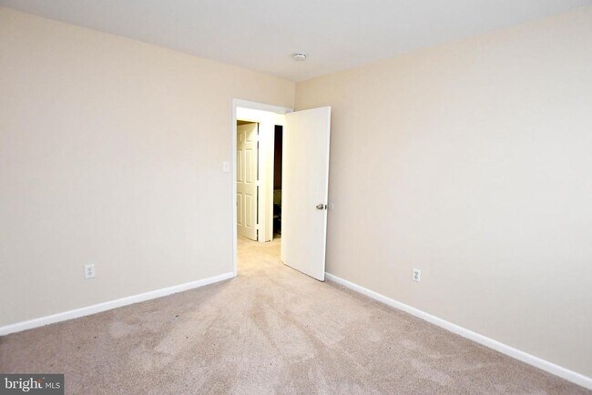 Building Photo - 11482 Laurelwalk Dr