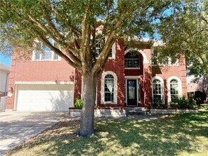 Building Photo - 800 House Wren Loop