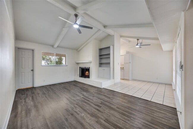 Building Photo - 8803 Westover Club Dr