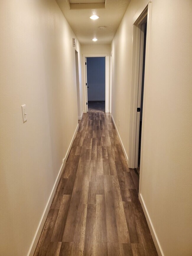 Building Photo - Adorable Newer Home in a Great Location With A Private Yard!