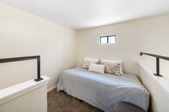 Building Photo - 2383 Florence Ave