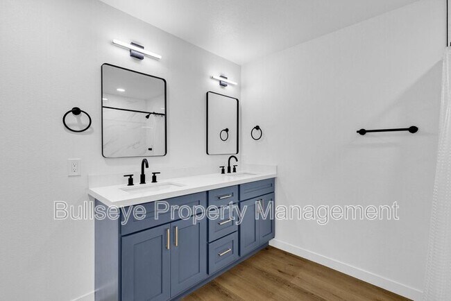 Building Photo - 3138 W Elm St