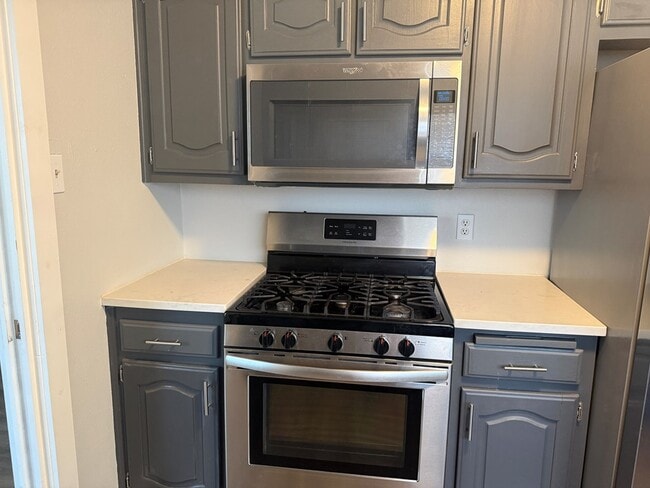 Building Photo - 2705 Cambridge St