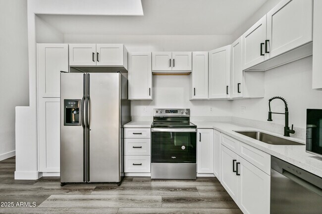 Building Photo - 15679 N 29th St