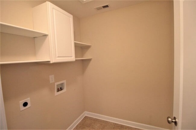 Building Photo - Great Home in Everett's Creek- 3Bed/2Bath with Fenced Yard