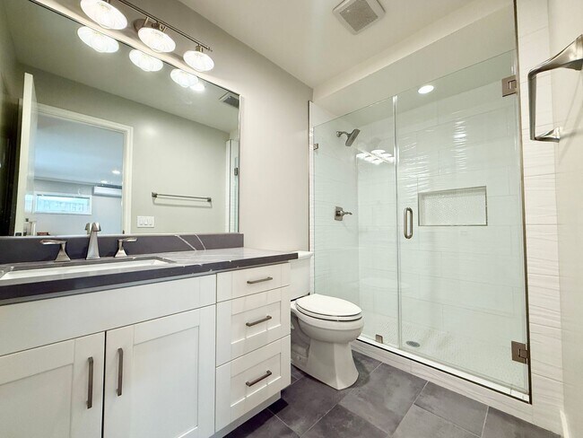 Building Photo - Stylish Coastal In-Law Studio with In-Unit Laundry - Utilities Included!