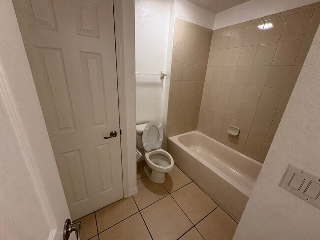 Building Photo - LARGE// Brand New 4/3.5 Bedroom Home in Breckenridge// APOPKA!!!