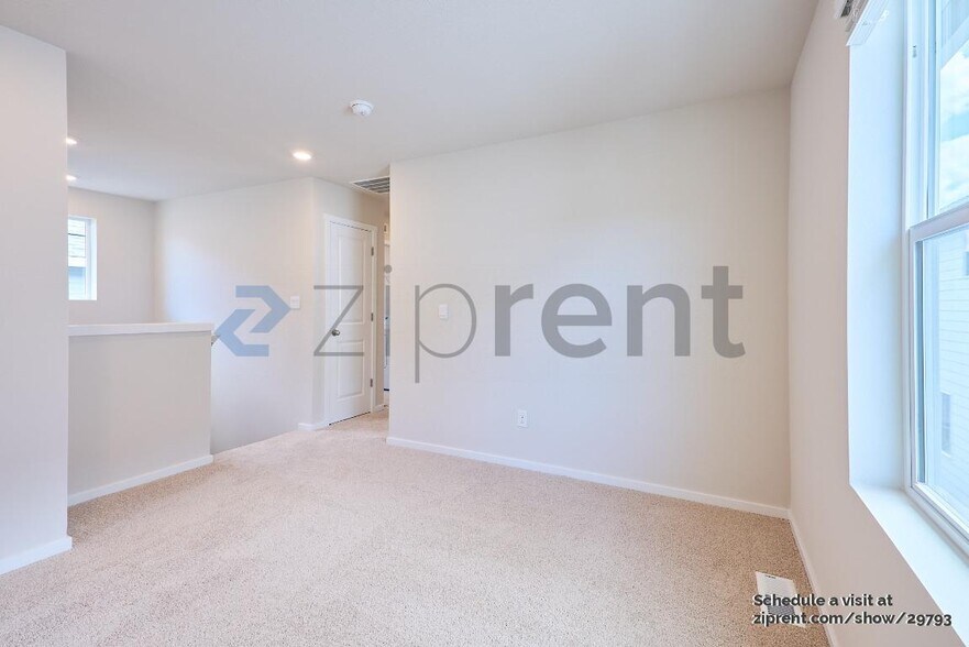Building Photo - Unit