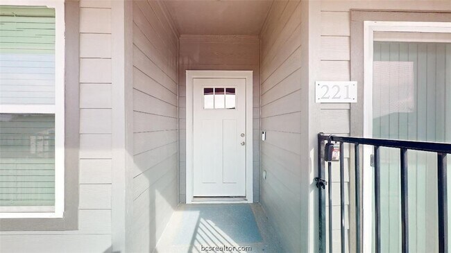 Building Photo - 1326 Prairie Dr